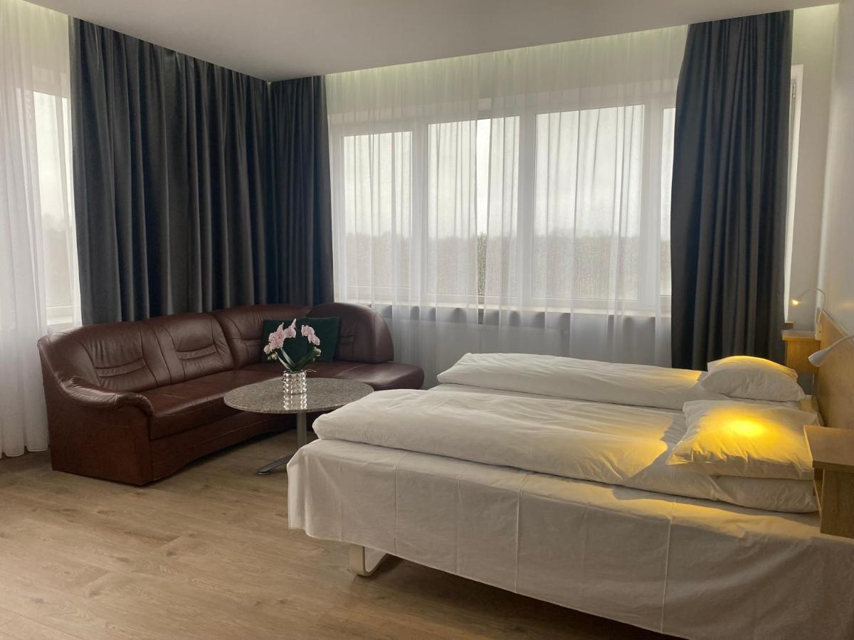 Viesbutis Banga Hotel Taurage Ngoại thất bức ảnh