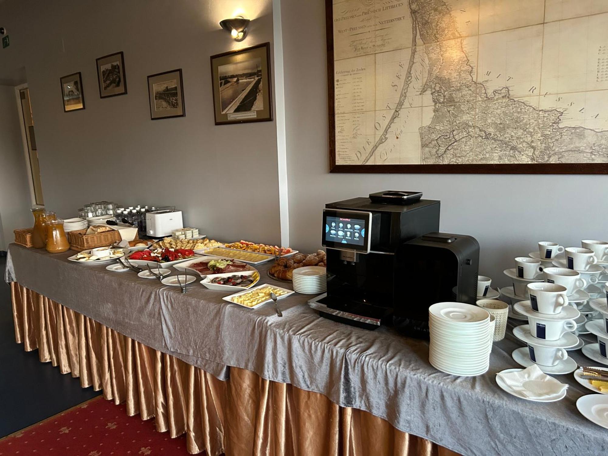 Viesbutis Banga Hotel Taurage Ngoại thất bức ảnh