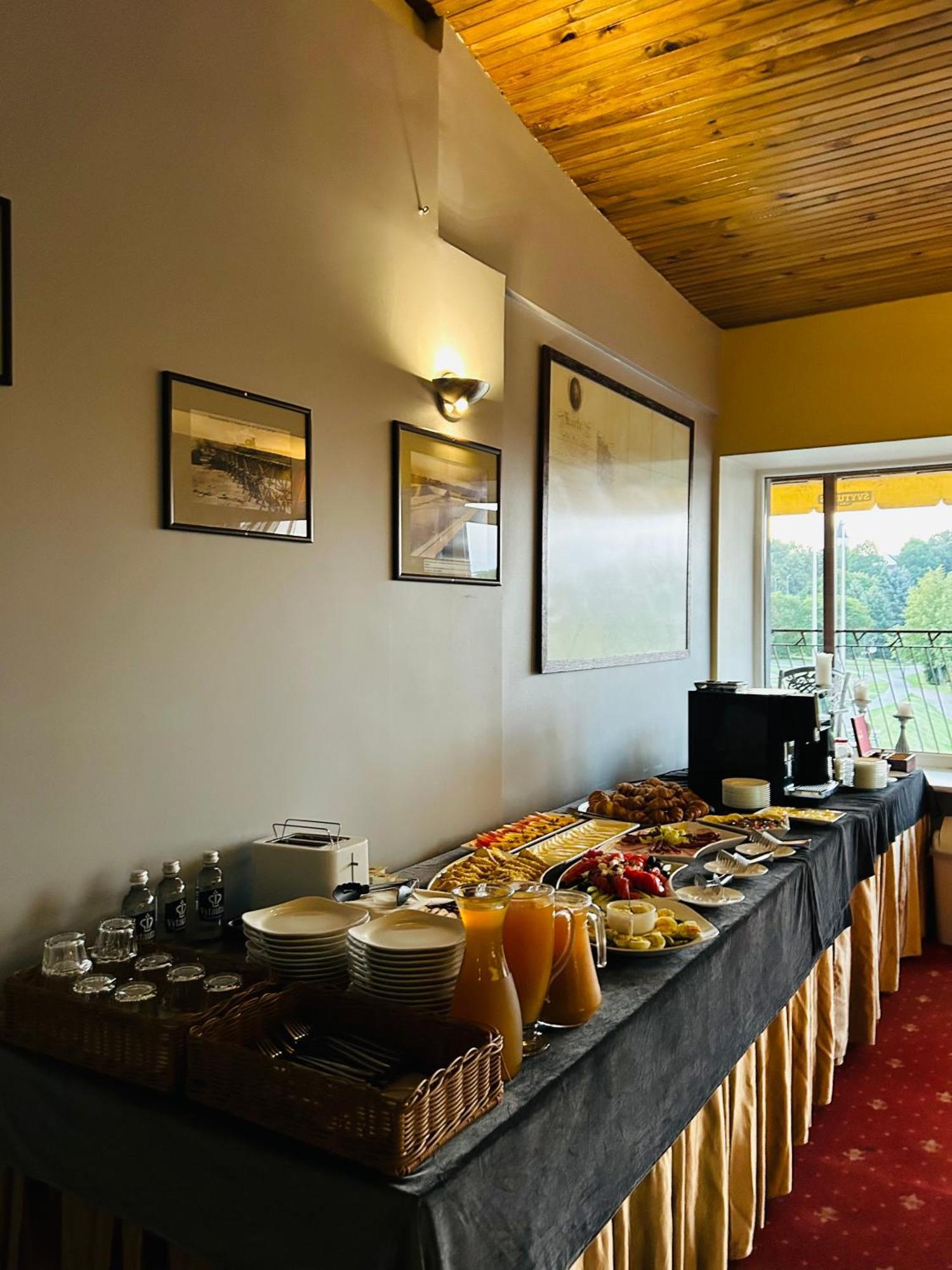 Viesbutis Banga Hotel Taurage Ngoại thất bức ảnh