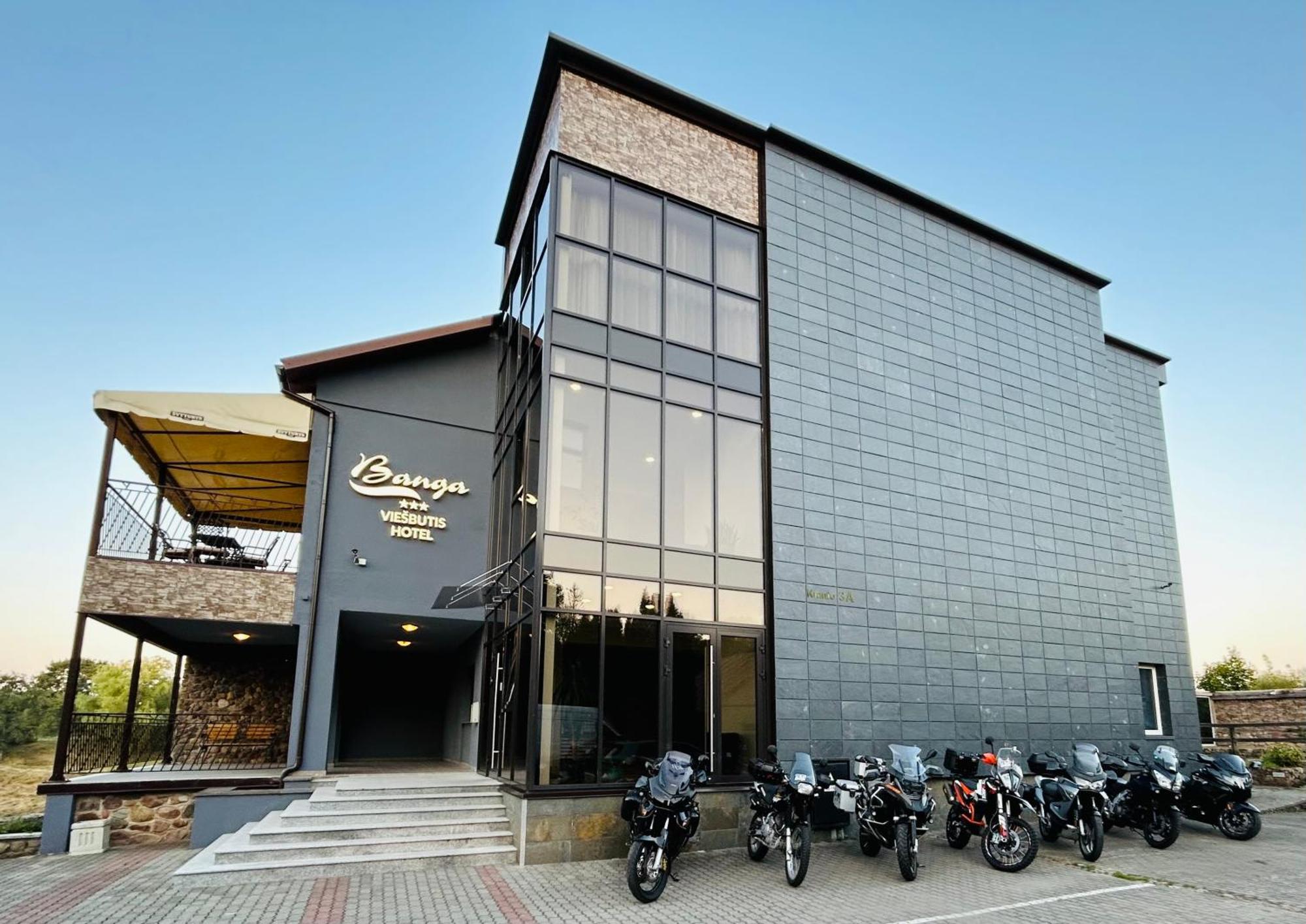 Viesbutis Banga Hotel Taurage Ngoại thất bức ảnh