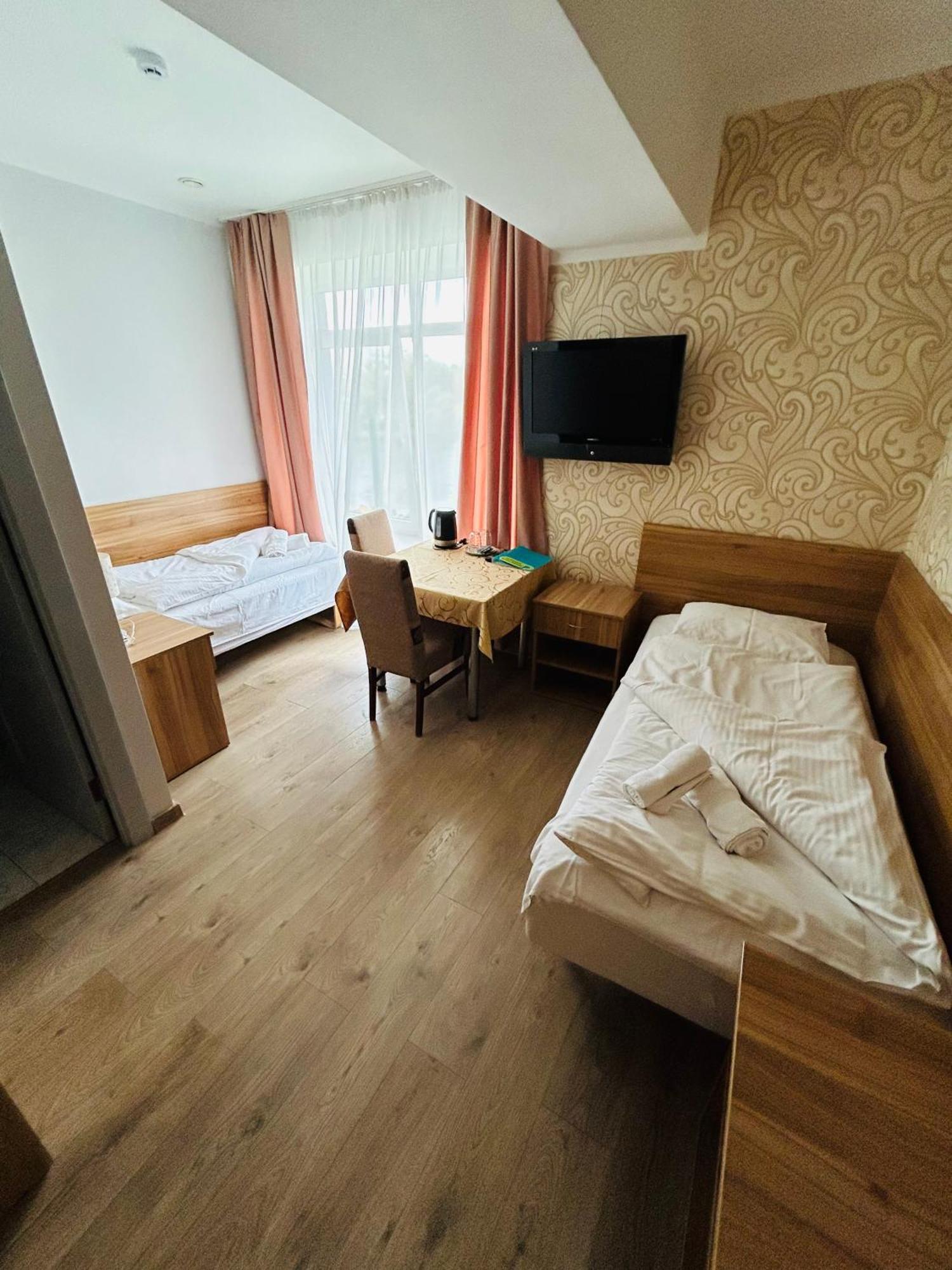 Viesbutis Banga Hotel Taurage Ngoại thất bức ảnh