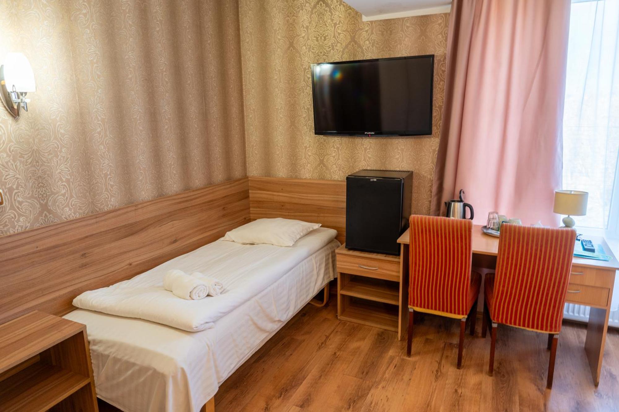 Viesbutis Banga Hotel Taurage Ngoại thất bức ảnh