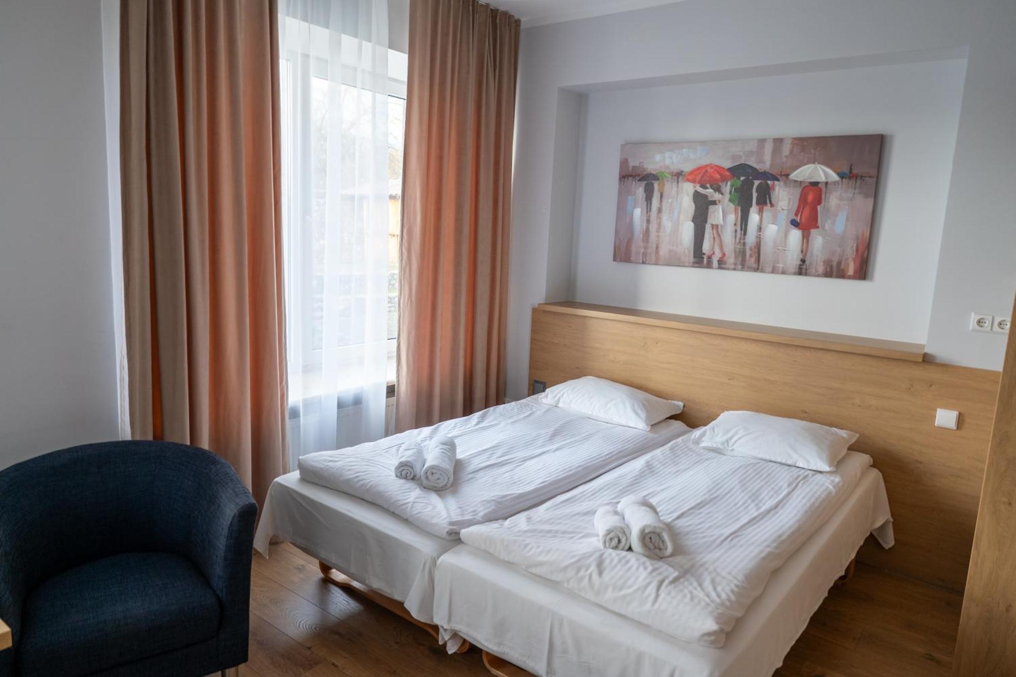 Viesbutis Banga Hotel Taurage Ngoại thất bức ảnh