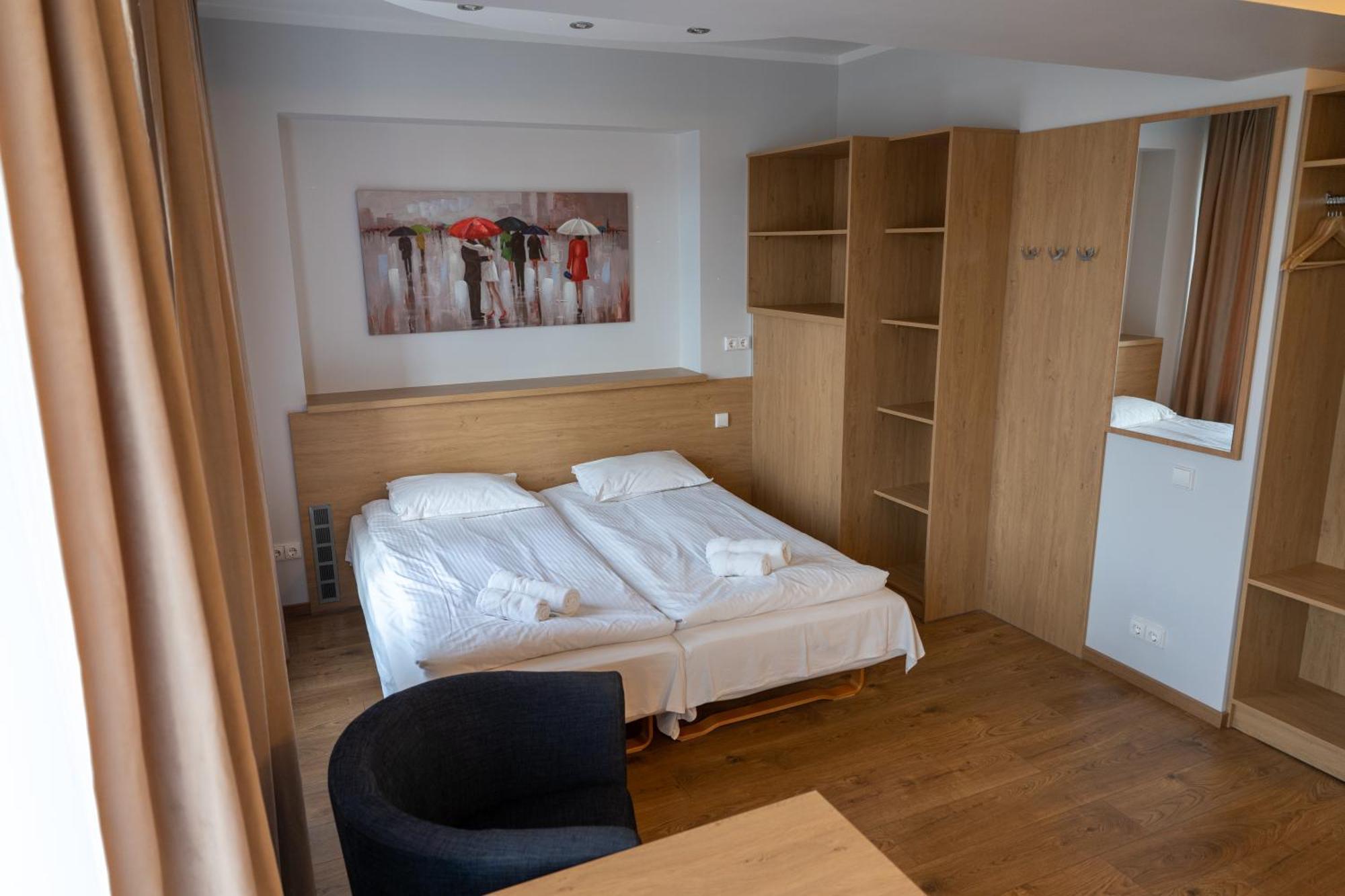 Viesbutis Banga Hotel Taurage Ngoại thất bức ảnh