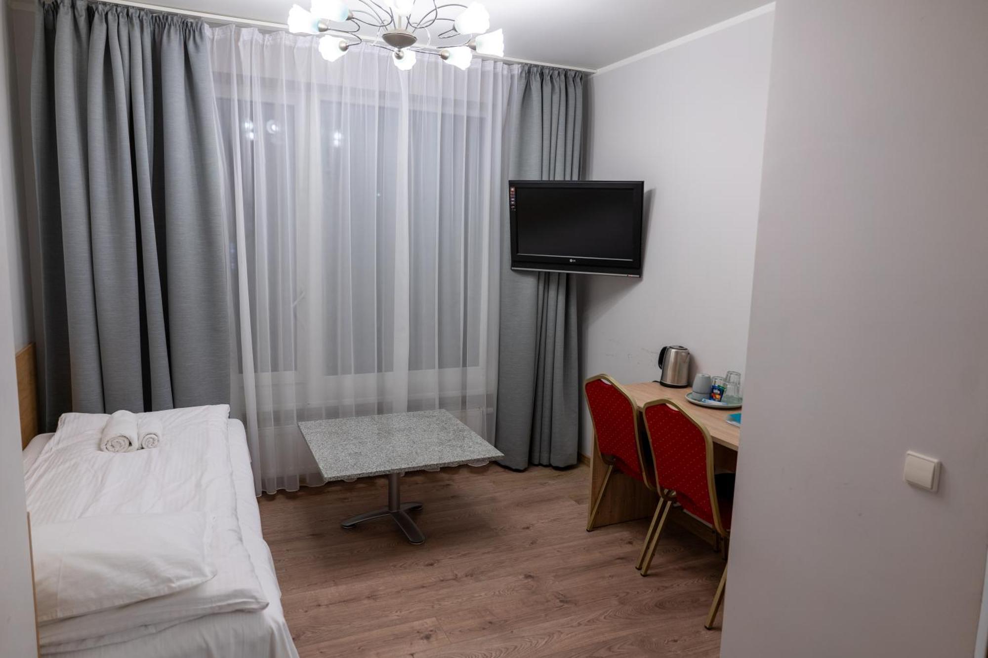 Viesbutis Banga Hotel Taurage Ngoại thất bức ảnh